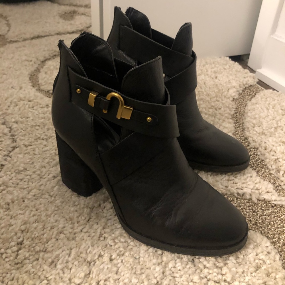 Isola black boots